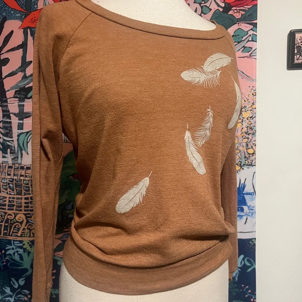 Feathers screen-printed on an Alternative Earth Lightweight Sweatshirt – Small - Picture 2 of 4